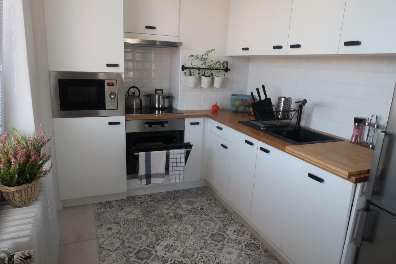 Hniezdo V Raji 1 - Luxurious Apartment 3 Min Walk To City Center Spisska Nova Ves Exterior photo